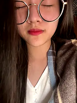 Krixxi22 online show from November 3, 4:00 pm