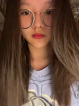 Krixxi22 online show from October 28, 4:35 pm