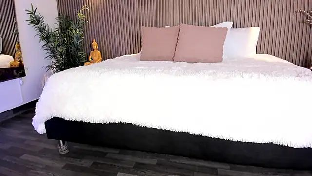 AliceHanz online show from October 3, 4:17 am