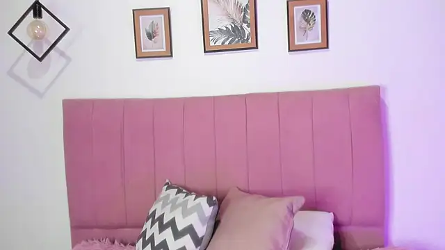 GENNESIS LOVE online show from October 11, 1:32 am