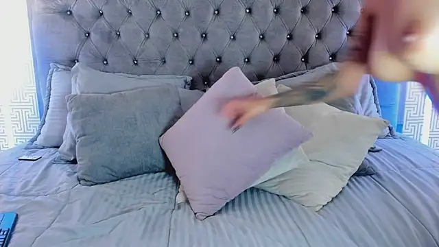 HannaClarrk  online show from January 11, 6:46 pm