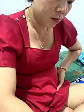 Baby-bigtits online show from October 3, 1:38 pm