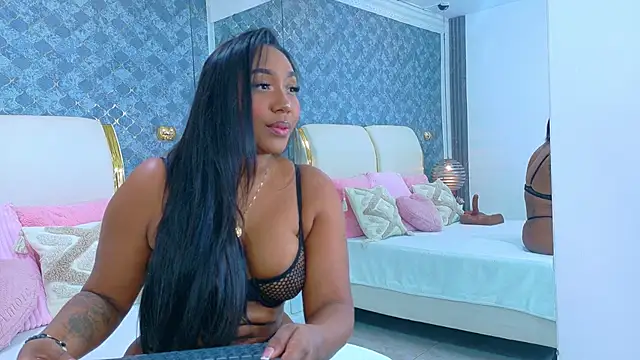 NaiomyLanes online show from April 16, 1:22 pm