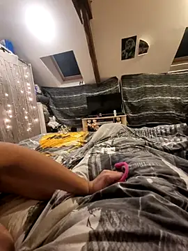 LoLa-69-X online show from November 10, 11:11 pm