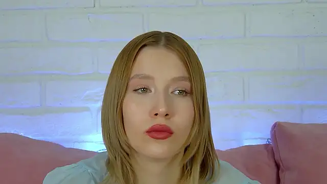 LiliLinn online show from September 30, 5:13 am