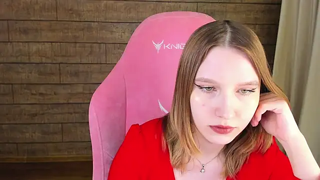 LiliLinn online show from June 5, 7:03 am