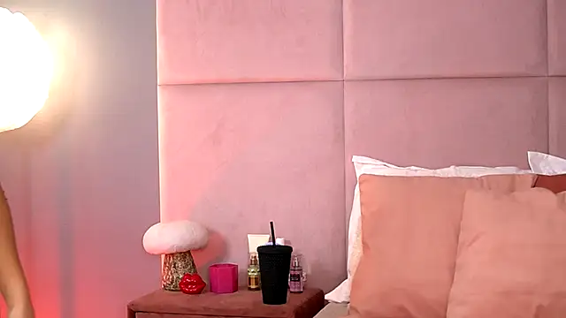 AlmaLuv online show from December 2, 4:03 am