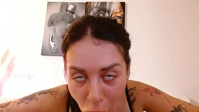 LaylaCruzRose online show from December 5, 7:30 am