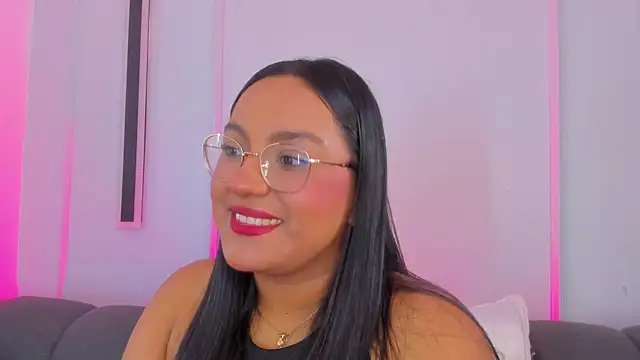 ellamontoya online show from December 3, 12:40 pm