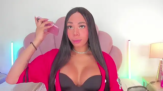 Nicole Paradise online show from April 7, 1:02 pm