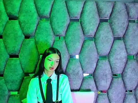 Aurora 18 online show from January 8, 2:43 pm