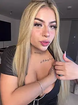 MiaWhitePink  online show from February 6, 5:11 am