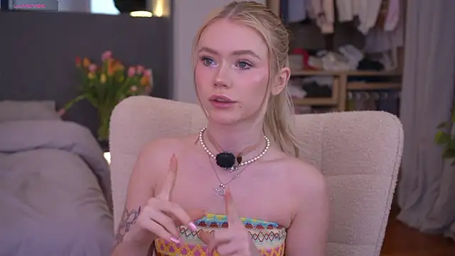 LexieLoree online show from March 10, 2:59 am