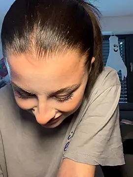 Mia-Minou online show from October 11, 1:03 pm