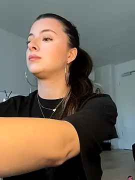 Mia-Minou online show from November 26, 10:49 am