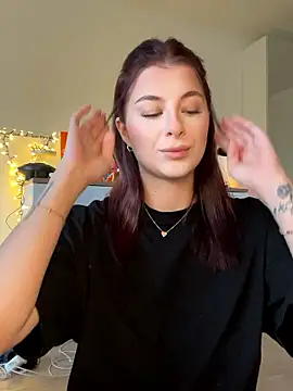 Mia-Minou online show from January 16, 8:54 am