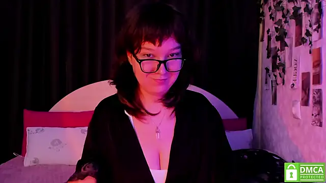 dreamgirllovee online show from October 1, 4:50 am