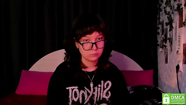 dreamgirllovee online show from October 13, 2:58 am