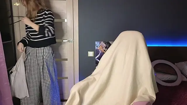 LitaBrom online show from October 14, 1:41 am