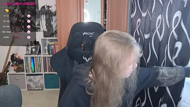 stellablondy online show from June 14, 11:54 am