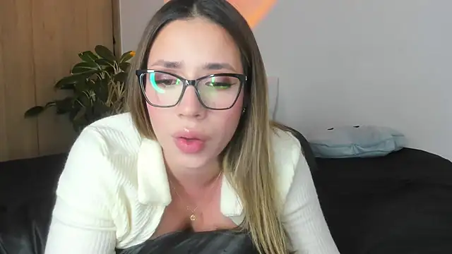 honeyann08 online show from September 17, 8:29 pm