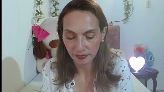 italagomez  online show from September 10, 12:32 am