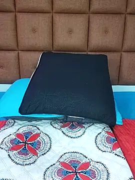 ELLA KELLY online show from October 2, 12:10 pm