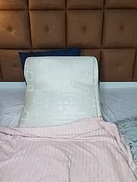 ELLA KELLY online show from February 4, 12:19 pm