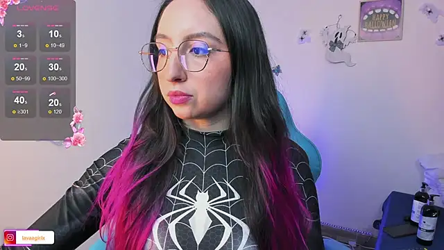 Julieta Shelby online show from October 10, 11:20 pm