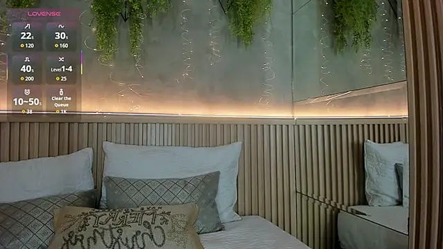 Lana Lann online show from December 20, 1:37 pm