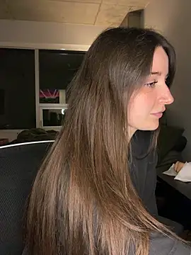 nerdynina online show from June 20, 1:31 am