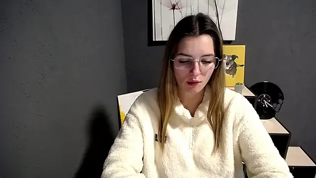 lady olivia  online show from October 27, 1:39 pm