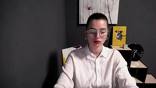 lady olivia  online show from March 18, 2:00 pm