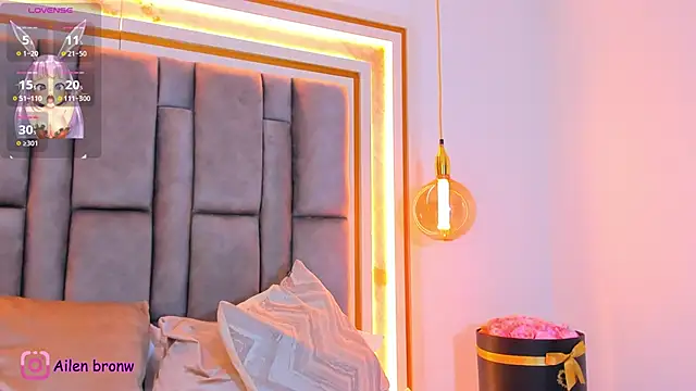 elianabrown online show from September 23, 11:03 pm