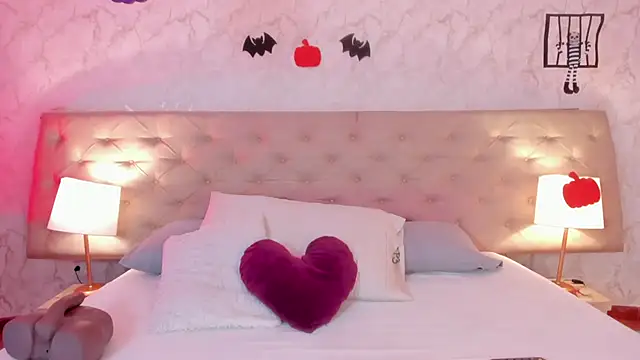 SofieReyes online show from October 27, 1:39 pm