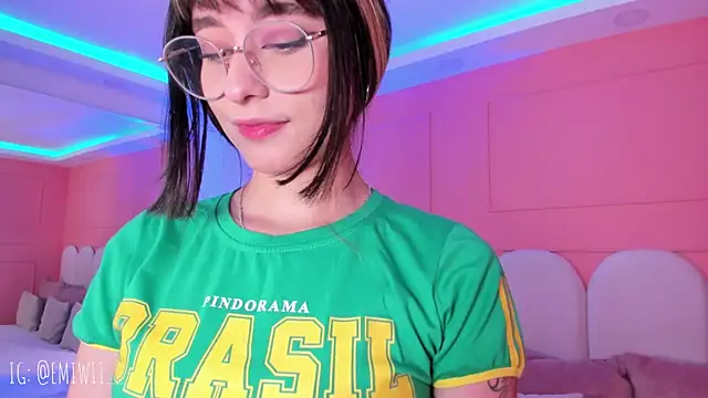 emilly williams  online show from June 19, 5:49 pm