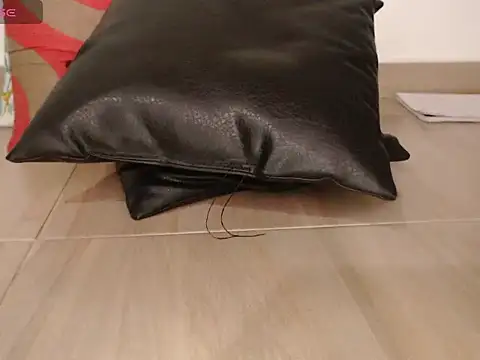 staylor29 online show from March 15, 11:18 pm