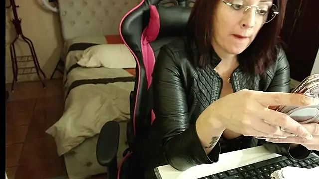 Carol Scottt online show from October 24, 10:06 pm