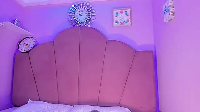 ValeriaAguilar online show from November 21, 10:01 pm