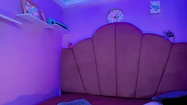 ValeriaAguilar online show from September 21, 9:46 pm