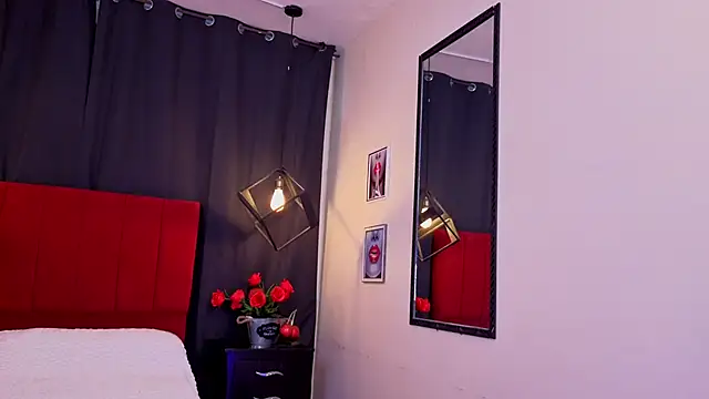 Megan Do Santos online show from September 17, 9:13 pm