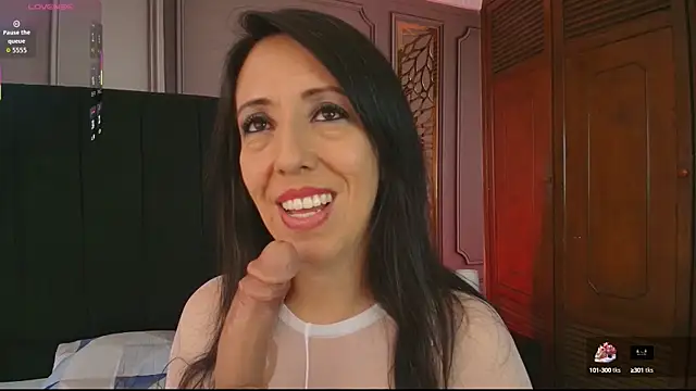 Bonnie  milf online show from October 1, 12:32 pm