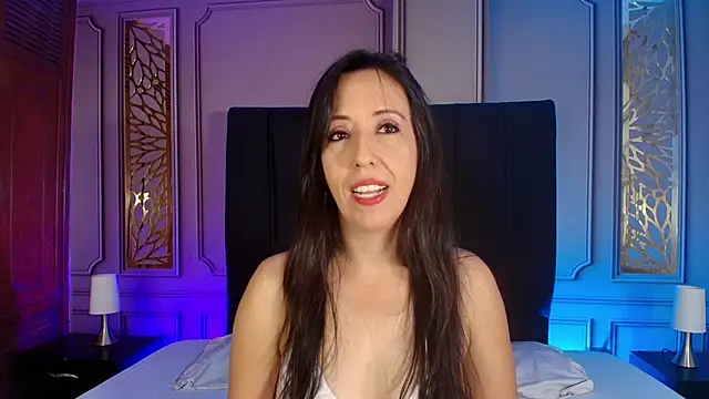 Bonnie  milf online show from September 15, 12:02 pm