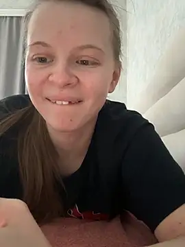 wrenlie online show from February 10, 6:16 am