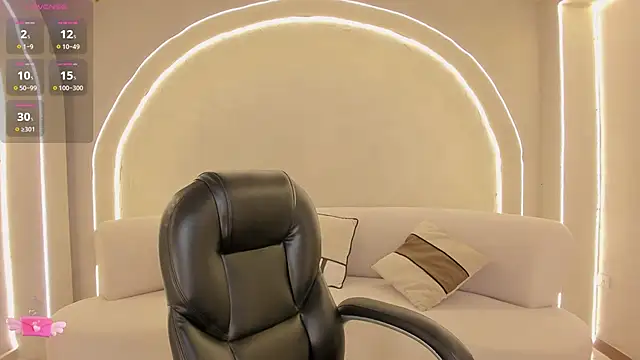 ArianaDumont online show from January 16, 11:39 am