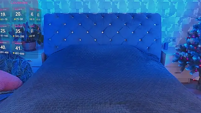 SuzannaWild online show from December 19, 8:28 am