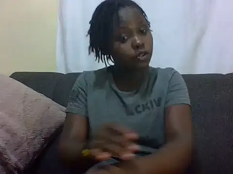 Sweetcecie01 online show from March 14, 9:05 pm