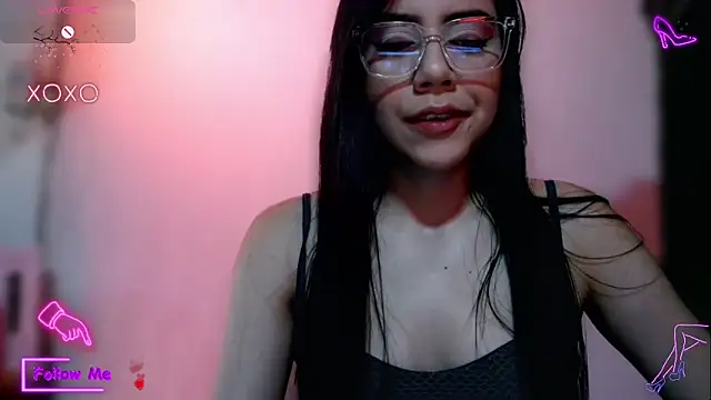 LauGrayJ online show from October 4, 9:41 pm