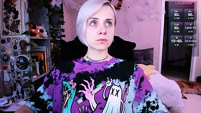 NaniMoore online show from October 9, 8:35 pm