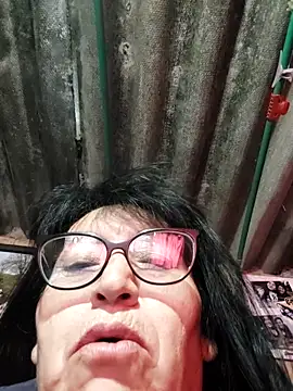 clarita 01 online show from October 1, 11:59 am